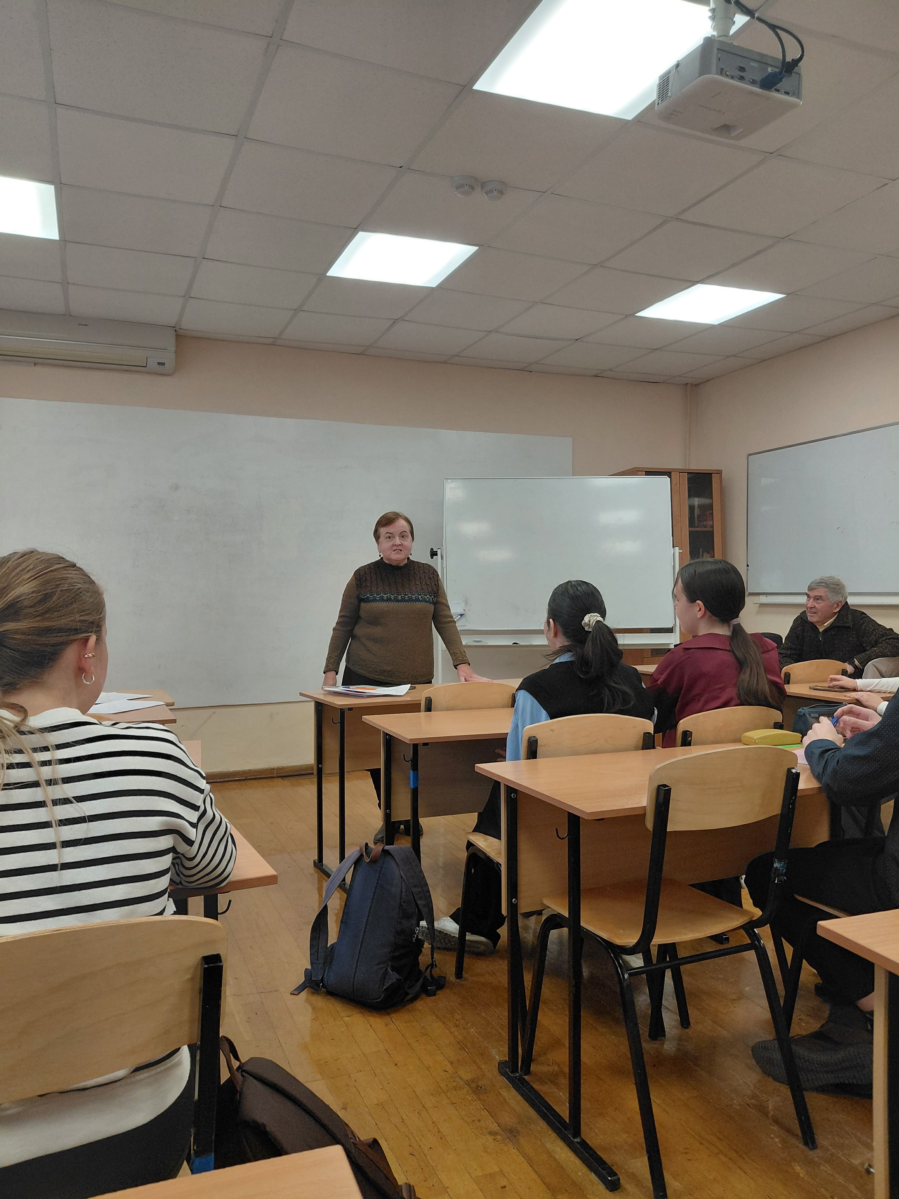 Встреча преподавателей Финуниверситета с учениками базовой школы РАН