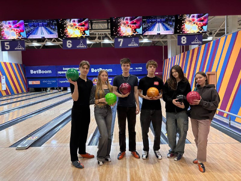 Студенты Финуниверситета завоевали бронзу на городском турнире по боулингу